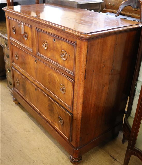 Victorian mahogany chest of drawers